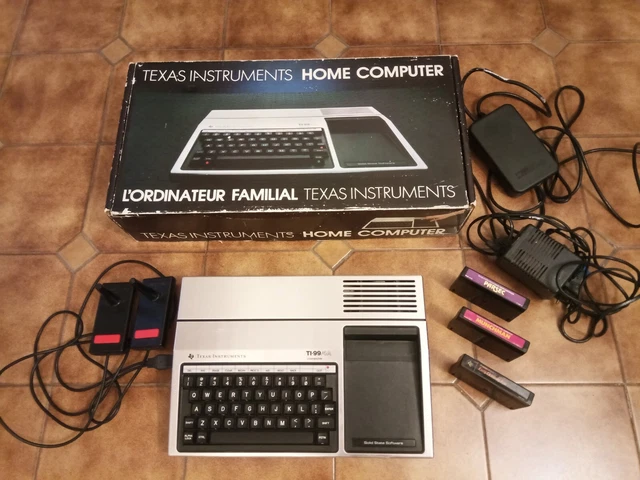 Vintage Ordinateur Texas Instruments 99/4A Avec 12 Cassettes Programmes Et Jeux