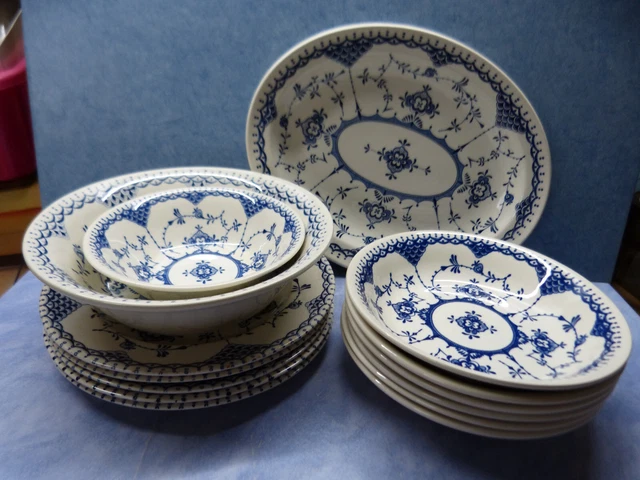 23884. Essservice  Tafelservice  blau weiss  Eit England  14teilig