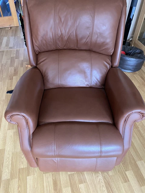 HSL Electric Riser Recliner. Dual Motor. Brown Leather. Lovely Condition Unused