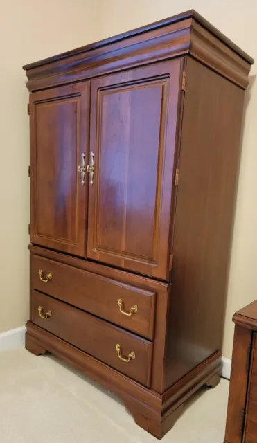 Vaughan-Bassett Cherry Armoire or Entertainment Center BB13-117, GREAT CONDITION