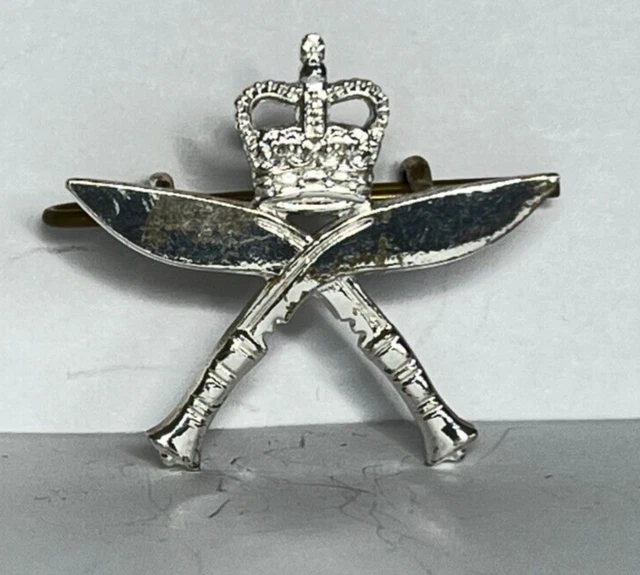 GURKHA RIFLES REGIMENT Chrome Metal Cap Badge Queens Crown 35x31 mm £14 ...