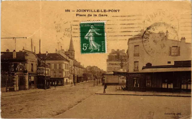 CPA JOINVILLE-le-PONT Place de la Gare (600305)