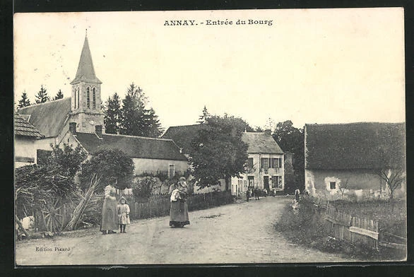 CPA Annay, Entrèe du Bourg, vue de la rue 1909
