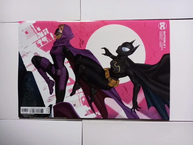 Batgirls #1 Cvr B Inhyuk Lee Masked Connecting Variant