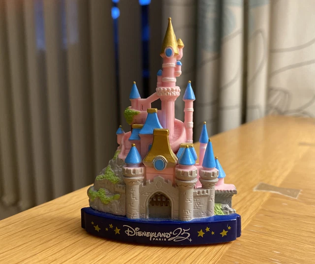 Disneyland Paris 25th Anniversary Château Castle Magnet
