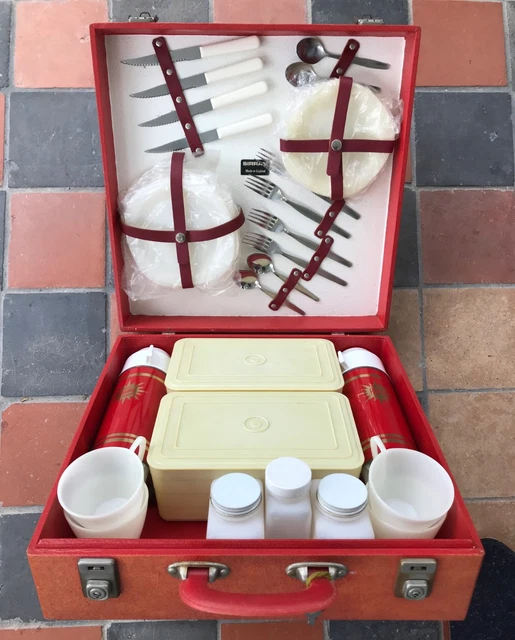 VINTAGE SIRRAM PICNIC Set Tea & Lunch Outfit 4 Person w
