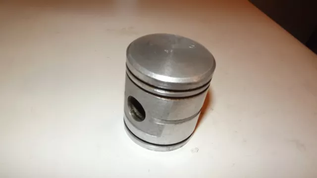 PEUGEOT 175 P109. Piston nu diamètre 55. Neuf d'époque, ancien stock NOS