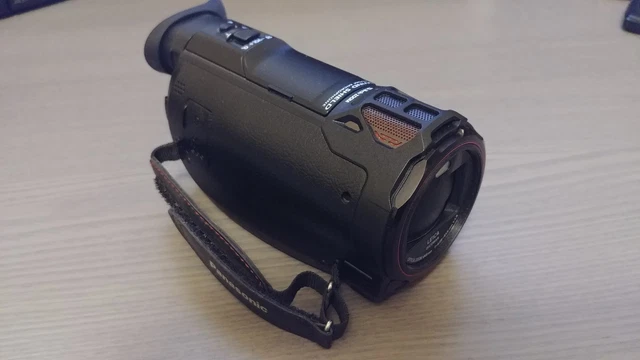 Panasonic HC-VX990 - 4K Camcorder - 32GB included 2