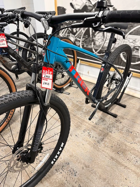 TREK MARLIN 7 L 29 Gen 3 Teal Nautical Navy Fade Brand New