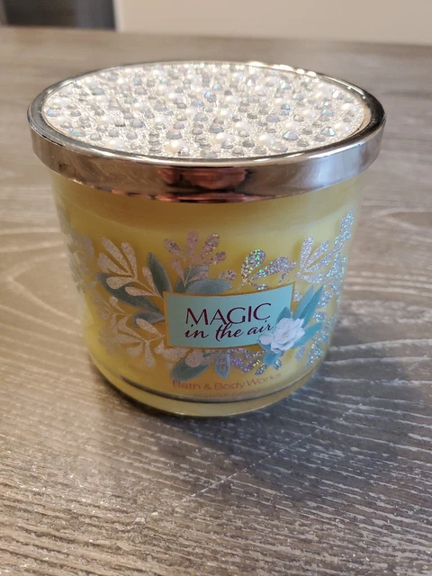 Bath Body Works MAGIC IN THE AIR 3 Wick Candle 14.5 OZ Pearl Diamond lid RARE Bath Body Works MAGIC IN THE AIR 3 Wick Candle 14.5 OZ Pearl Diamond lid RARE