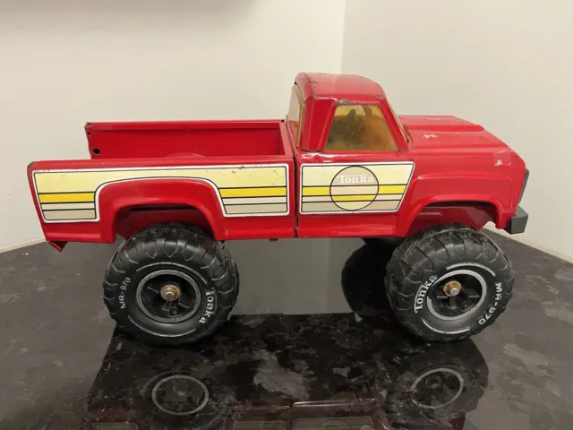 Vintage Red Tonka MR-970 Pressed Steel Big Country High Rider 4x4 Pickup Truck