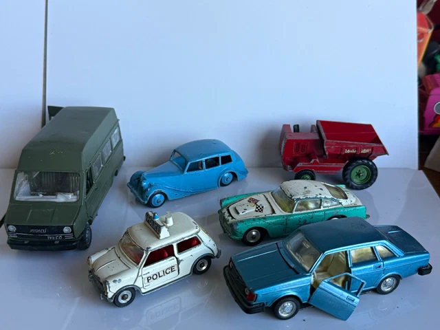 トミカ -イオン-トイザらス-初回特別仕様-ミニカー10台 セット Collections, lots, Véhicules miniatures, Jouets et jeux - PicClick FR