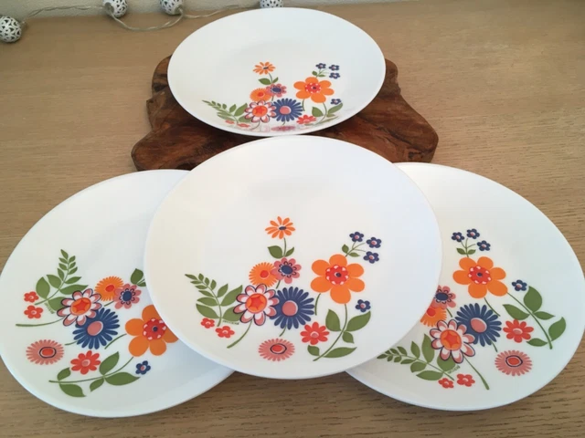 Assiettes fleurs opaline arcopal d'occasion - Arts de la table