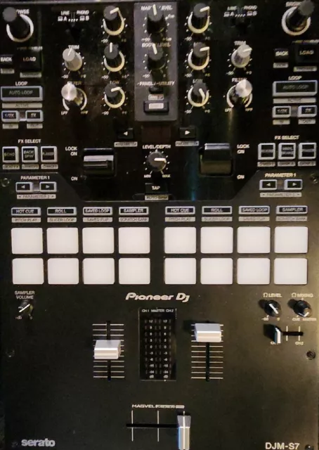 Pioneer DJM-S7 2-Channel Scratch Performance DJ Mixer