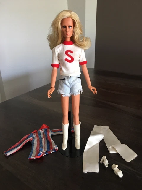 ANCIENNE POUPEE MANNEQUIN - SYLVIE VARTAN - RAYNAL 1977 et MEGO CORP