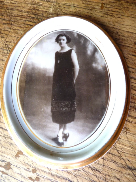 Médaillon Ovale Ancien Limoges – Porcelaine & Laiton – Scène Galante – Années 1930/1960