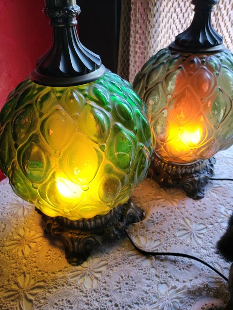 Vintage Mid Century modern retro mcm 3 way Green Globe Glass  Table Lamp