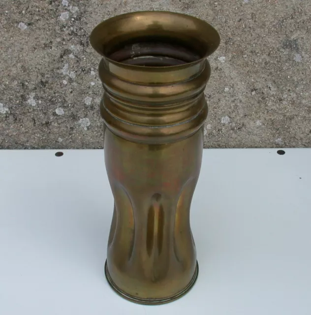 WW2 VASE en laiton DOUILLE OBUS 1941  diamètre 10,5 cm poids 2 kg hauteur 28 cm