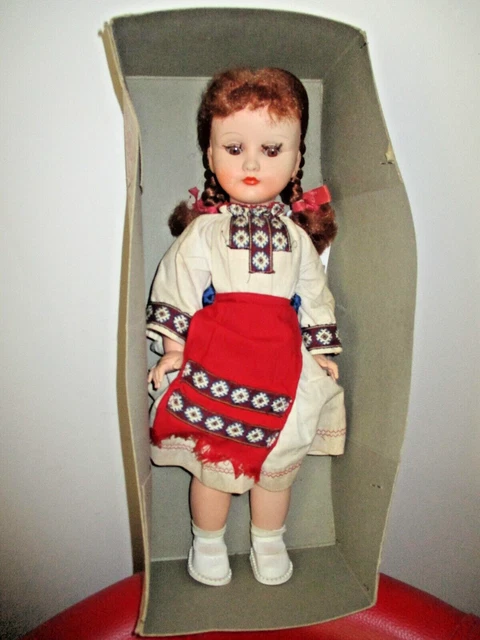 POUPÉE BELLA FOLKLORIQUE habit d'origine perruque 40 cm EUR 38,00 - FR