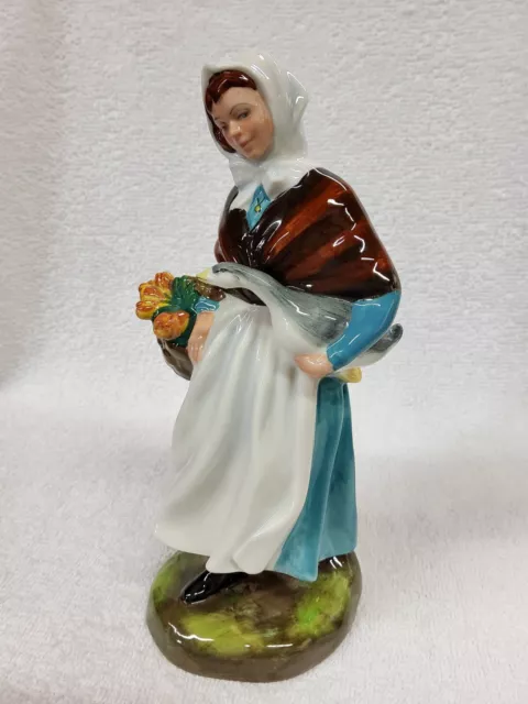 Royal Doulton Figurine  - "Country Lass" HN 1981 2