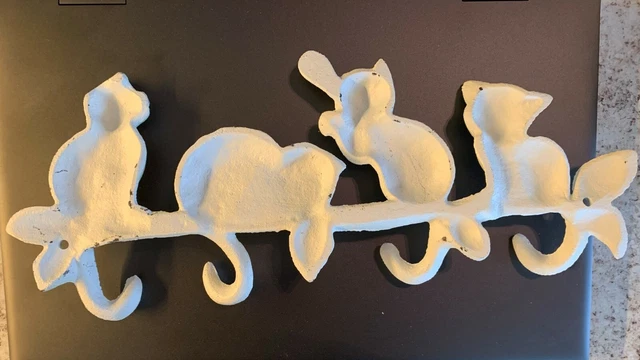 Hanger cast iron, great for cat lovers, kitty design. Cats seat on branch 13 X 5