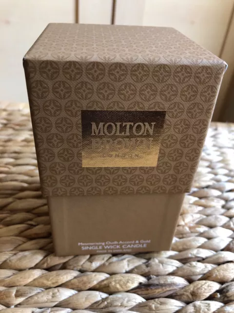 Molton Brown Mesmerising Oudh accord & gold single wick candle