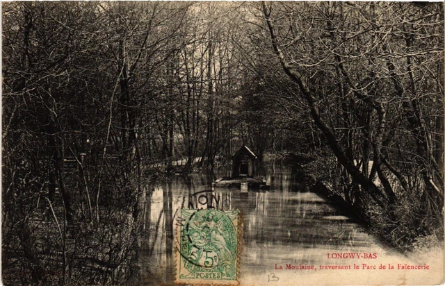 CPA LONGWY-BAS - La Moulaine - traversant le Parc de la Faiencerie (483809)