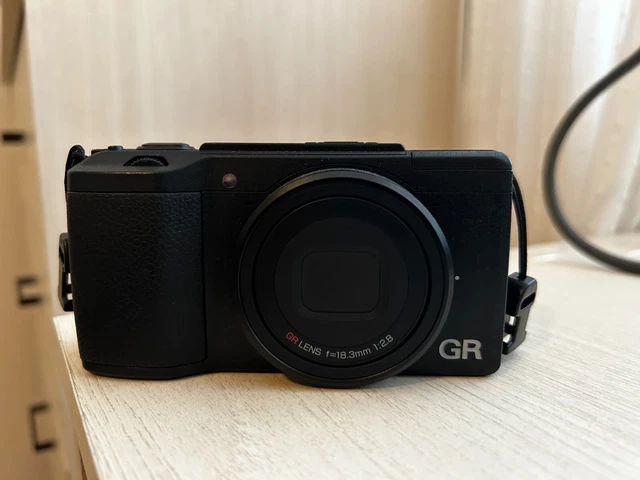Ricoh GR II GR2 Compact Digital Camera w/ extras! - Excellent Condition  3