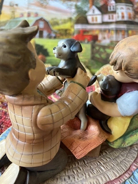 Hummel "Puppy Surprise" Figurine 2016. MINT!!! 11