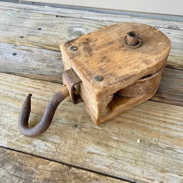 VINTAGE WOOD SINGLE Pulley w/ Hook Block & Tackle Steampunk Farm Tool