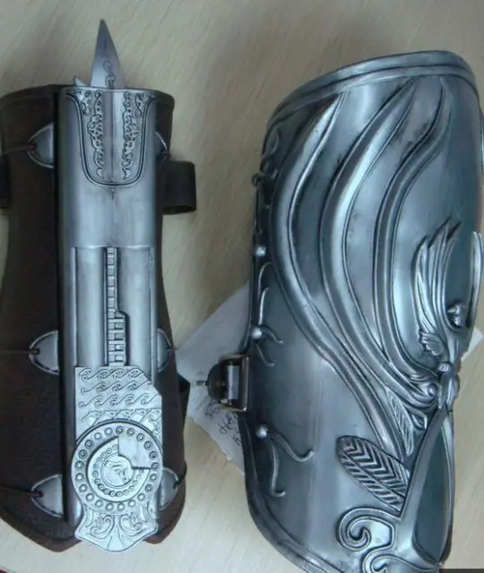 Assassin's Creed 2 Brotherhood Cosplay Hidden Blade Gauntlet for Ezio Role Play