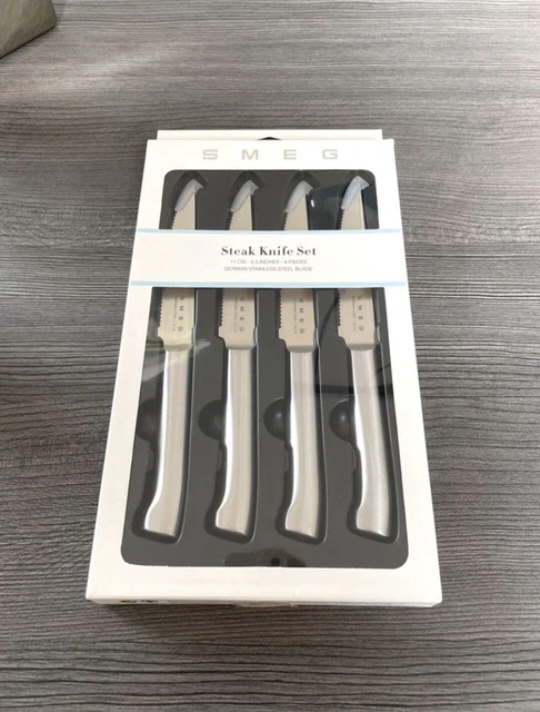 SMEG Steakmesser - Premium Kollektion - 4 teiliges Set - Klingenlänge 11 cm.
