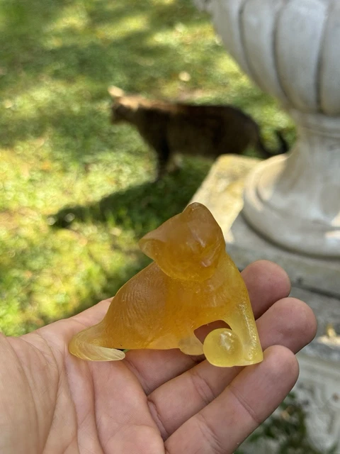 Sculpture Daum France - Chat Jouant à La Balle, Pâte De Verre Ambre, Art Français