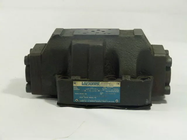 Vickers DG5S-8-2C-T-M-FW-B5-30 Directional Control Valve  USED