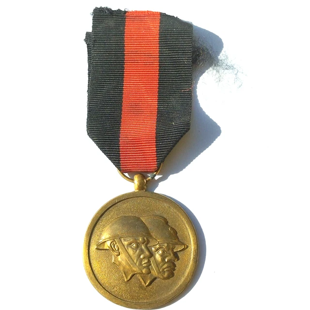 Médaille Réfractaire Guerre 39/45 – France – Collection
