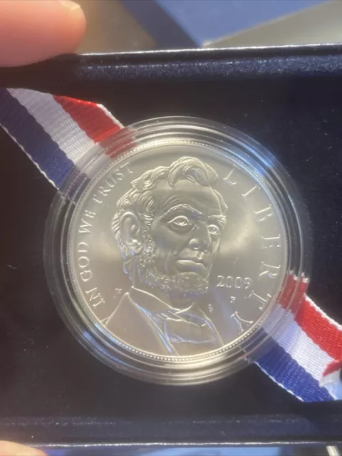 2009 P Abraham Lincoln Commemorative UNC 90% Silver Dollar Coin Box and COA