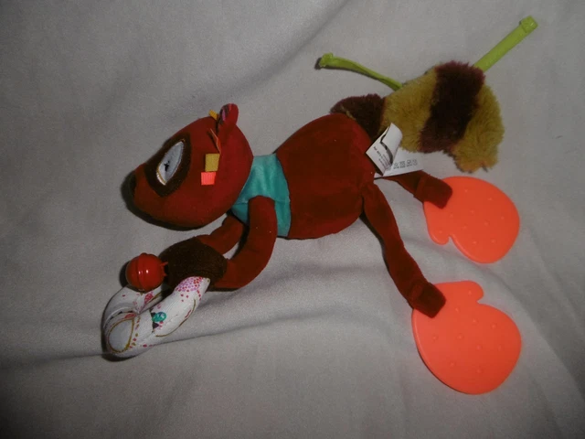 Peluche doudou Georges le lémurien raton laveur LILLIPUTIENS rouge dentition