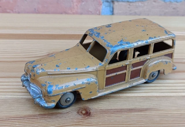 Dinky Toys GB N°344 – Plymouth Estate Woody – 1/43 – Zamak – État D'usage