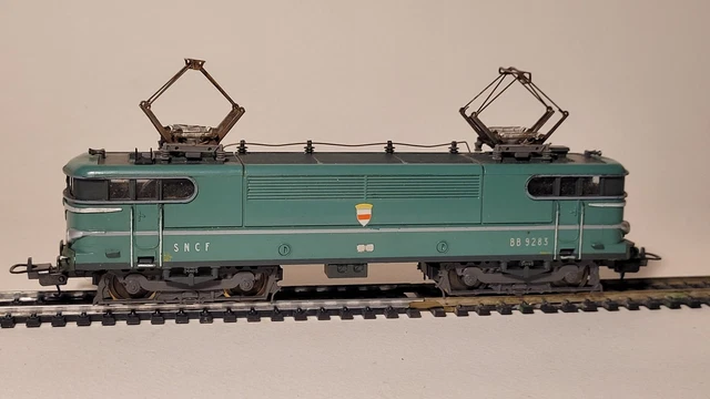231 E 30 SNCF avec nouveau tender type 37 A 114 - H0 231 E 30 SNCF avec nouveau tender type 37 A 114 - H0