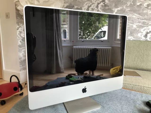 Apple iMac A1225 24" Desktop - MB418B/A 2.8Ghz Intel Core 2 Duo Extreme