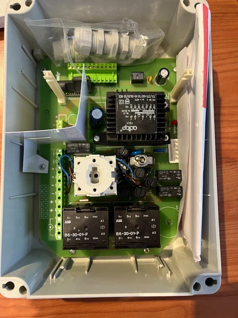 centrale-trifase-scheda-comando-per-cancello-scorrevole-trifase-230