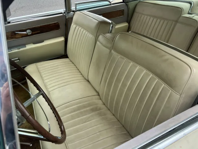 1961 Lincoln Continental 3
