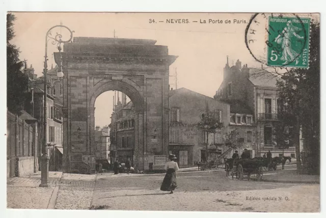 NEVERS - Nievre - CPA 58 - la porte de Paris - Restaurant de la Porte