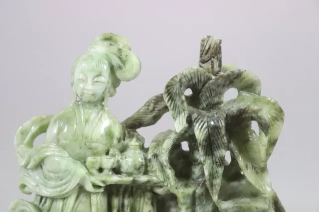 Chinesische Dame geschnitzte Jade Figur auf Holzsockel China (GE672) 2