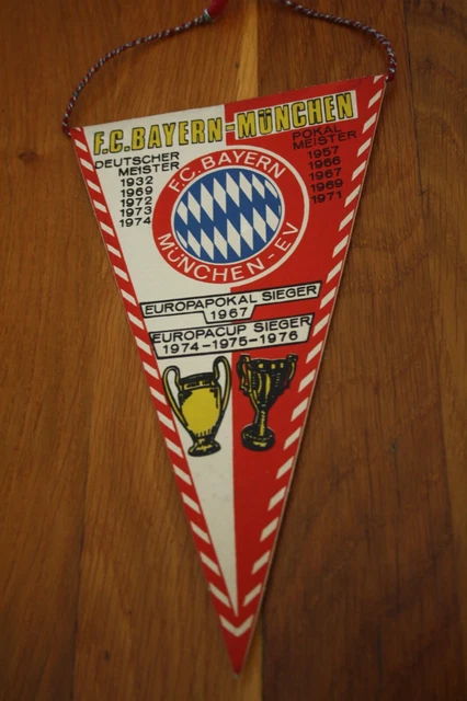 Großer 38 cm Seiden Wimpel FC Bayern München gestickt