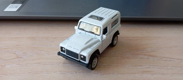LAND ROVER DEFENDER 1984 WHITE/BLACK WITH ROOF RACK 1:24 - Welly - Auto Stradali - Die Cast - Modellino LAND ROVER DEFENDER 1984 WHITE/BLACK WITH ROOF RACK 1:24 - Welly - Auto Stradali - Die Cast - Modellino