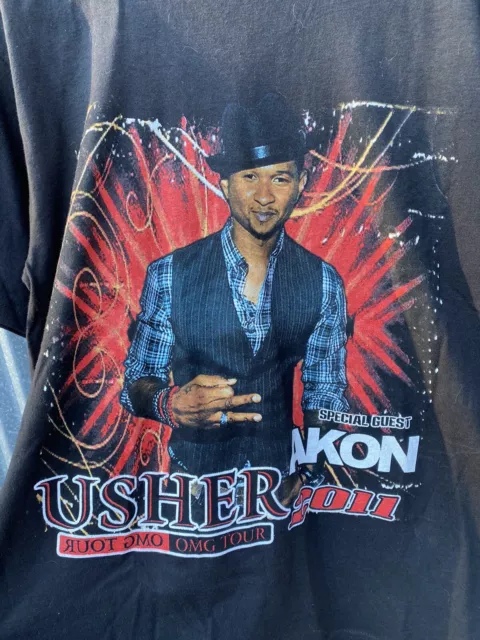 Usher OMG Tour Akon 2011 Graphic T-Shirt Size Small