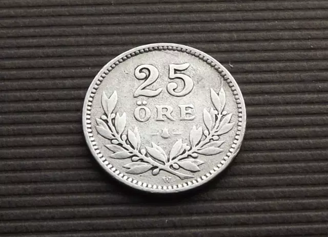 Sweden 1910-W 25 Ore Gustaf V. Large Crown Silver F C9343