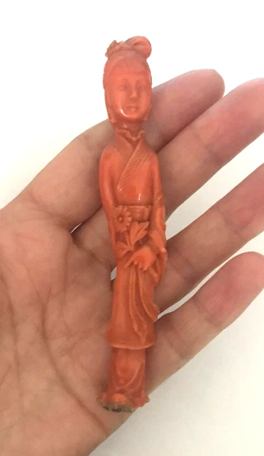 Trois figurines en porcelaine chinoise de la fin du 18ème siècle