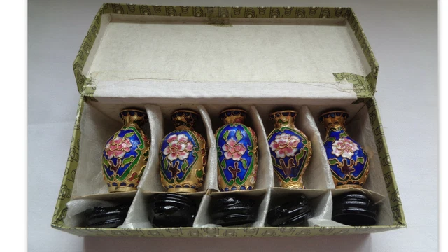 5 Vases Miniature Chinoise Cloisonne Emaille Sur Laiton Socle Bois  Vintage